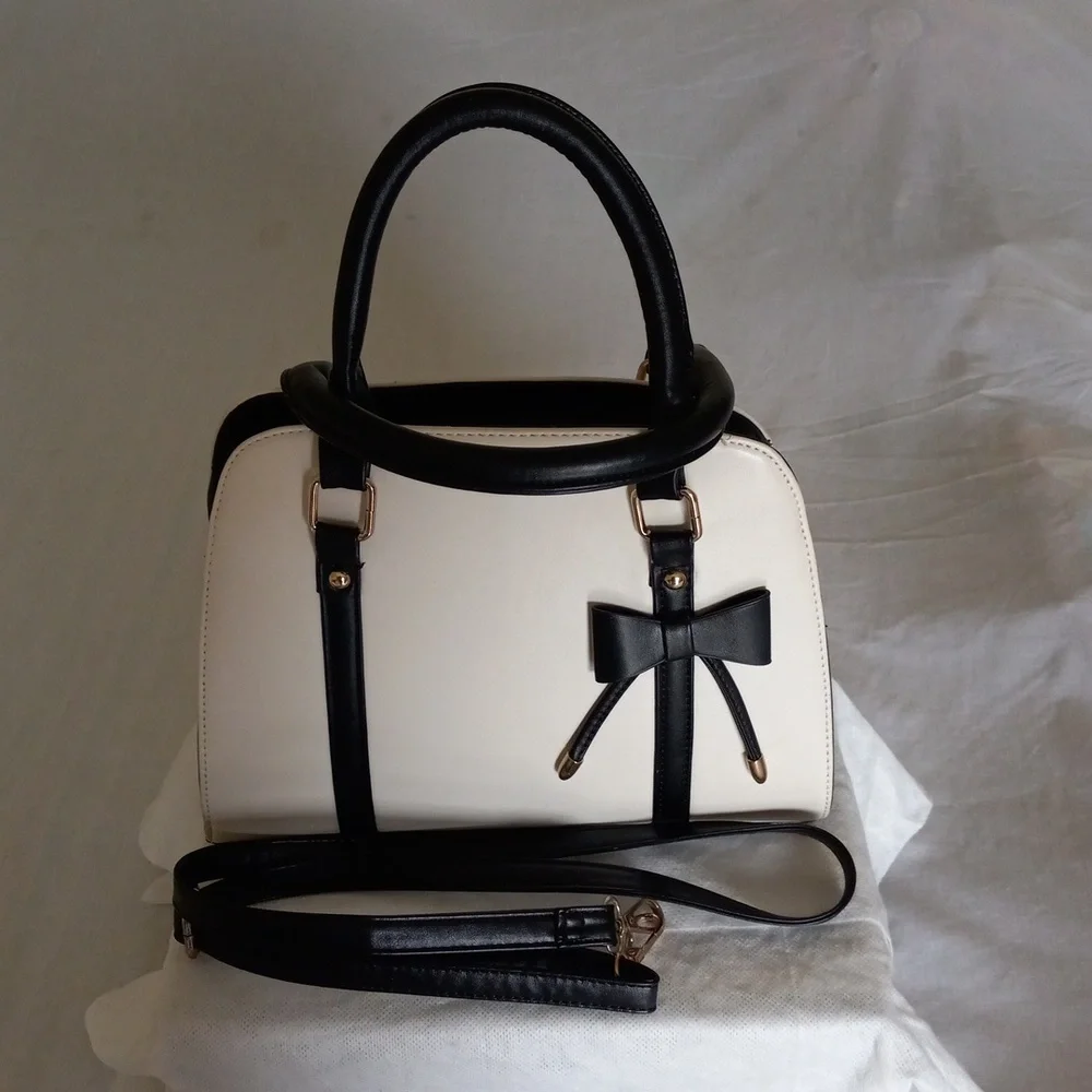 Handbag - Picture 1 of 15